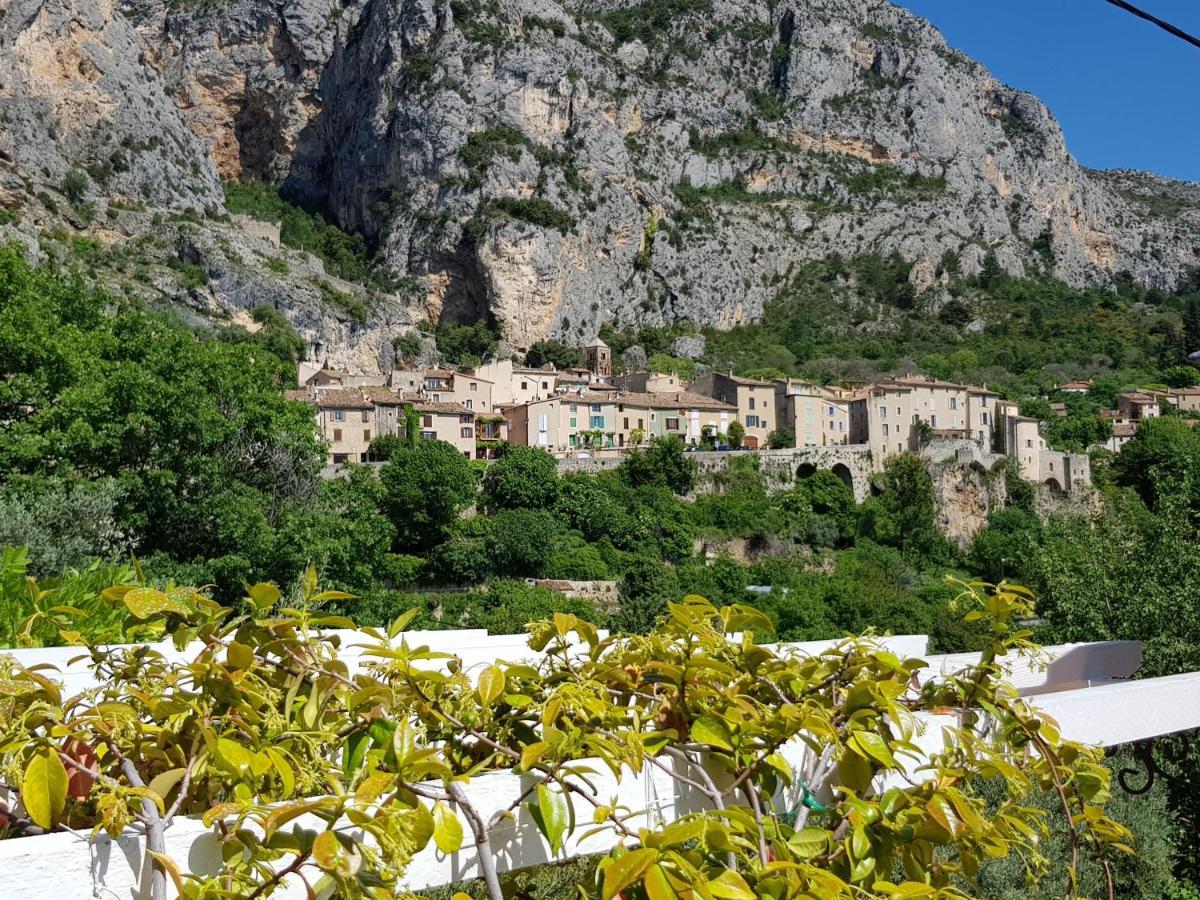 Bed and Breakfast Bastide Des Oliviers Moustiers-Sainte-Marie Exteriér fotografie