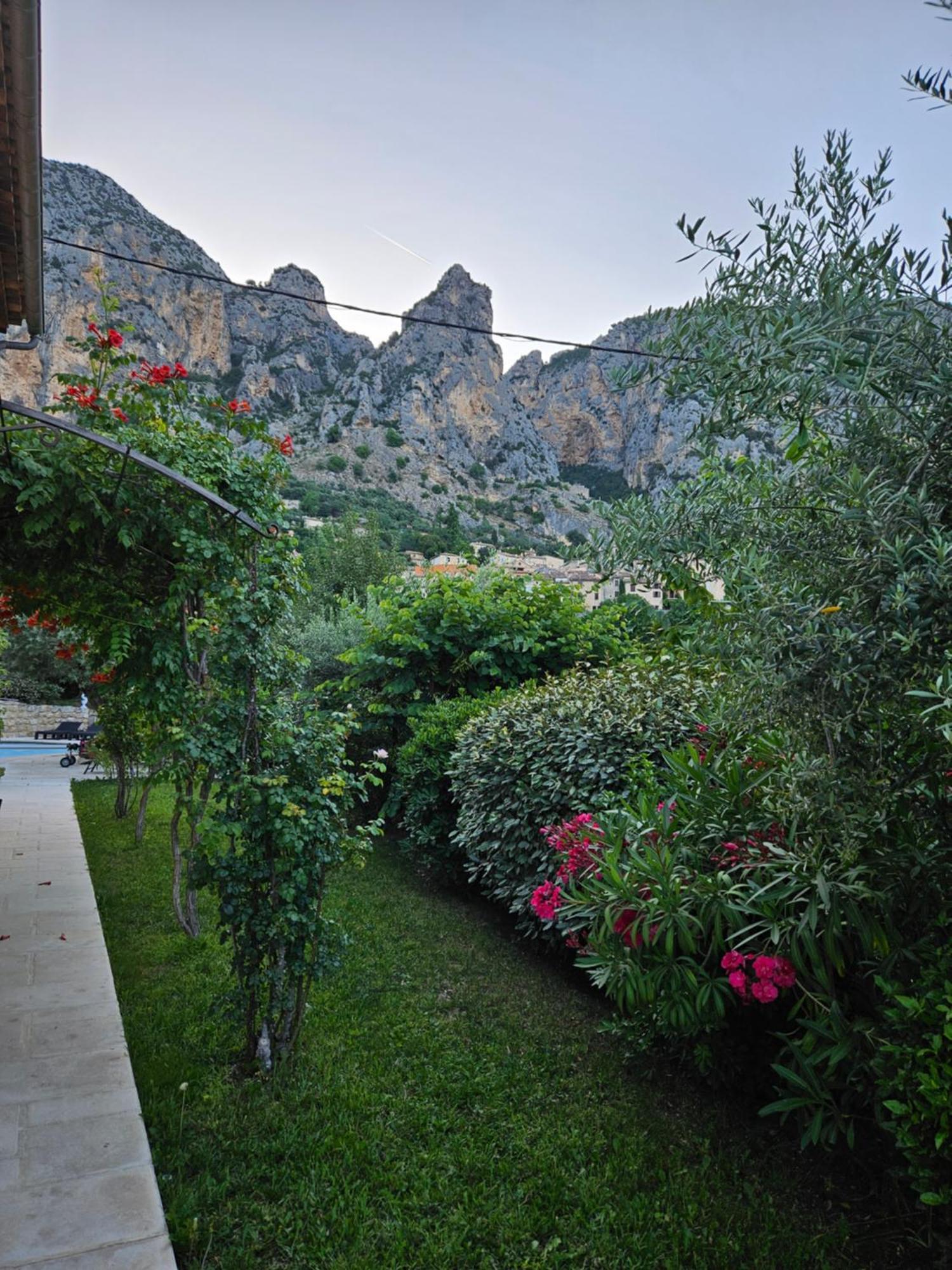 Bed and Breakfast Bastide Des Oliviers Moustiers-Sainte-Marie Exteriér fotografie